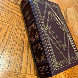 Collectors Classic Charles Dickens "David Copperfield"  Brown gilt pages Unread